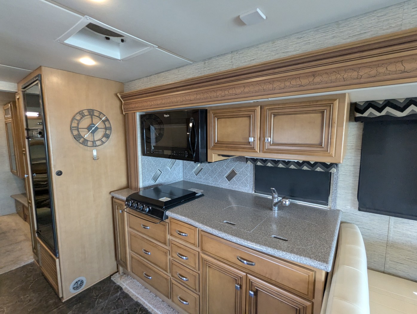 2016 Newmar Bay Star 3403 - Image 21