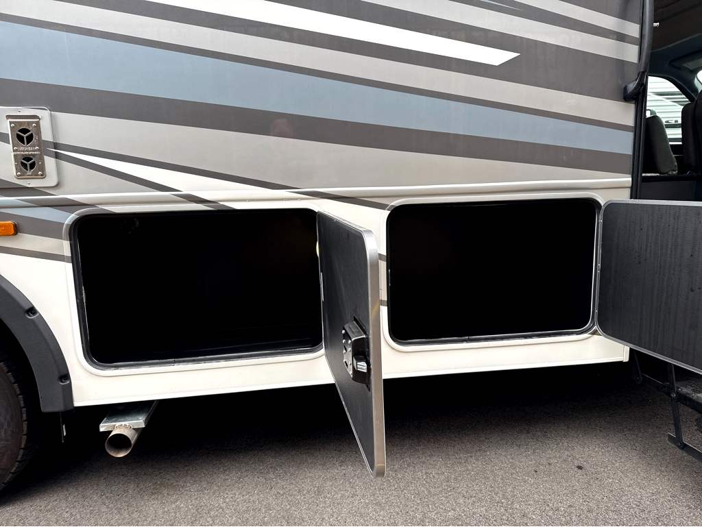 2027 JAYCO GREYHAWK XL 32U - Image 6
