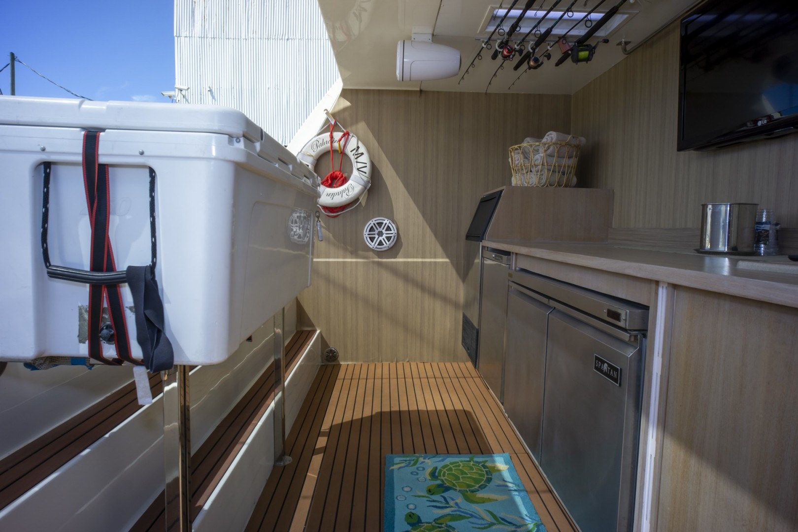 2000 Ferretti Yachts Custom Line 94 - Image 54