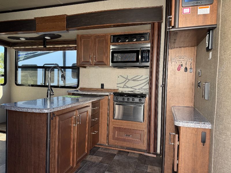 2017 Keystone Fuzion 414 - Image 3