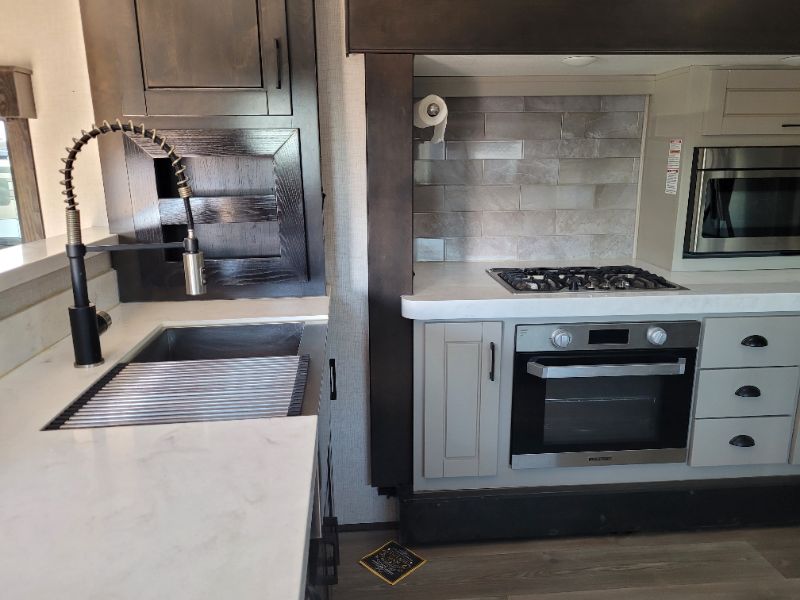 2021 CrossRoads Redwood RW3981FK - Image 20