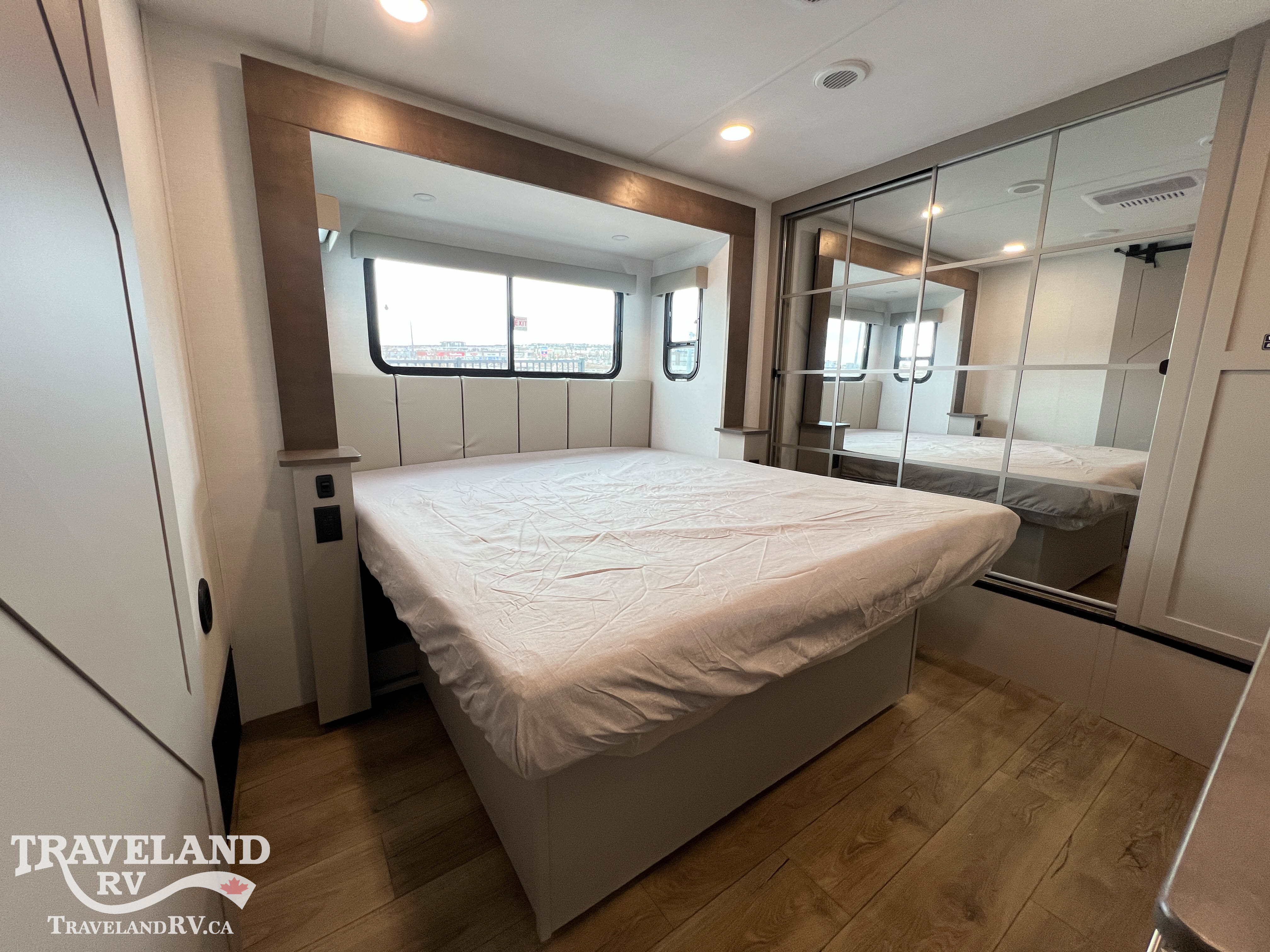 2026 Alliance RV AVENUE 332RL - Image 30