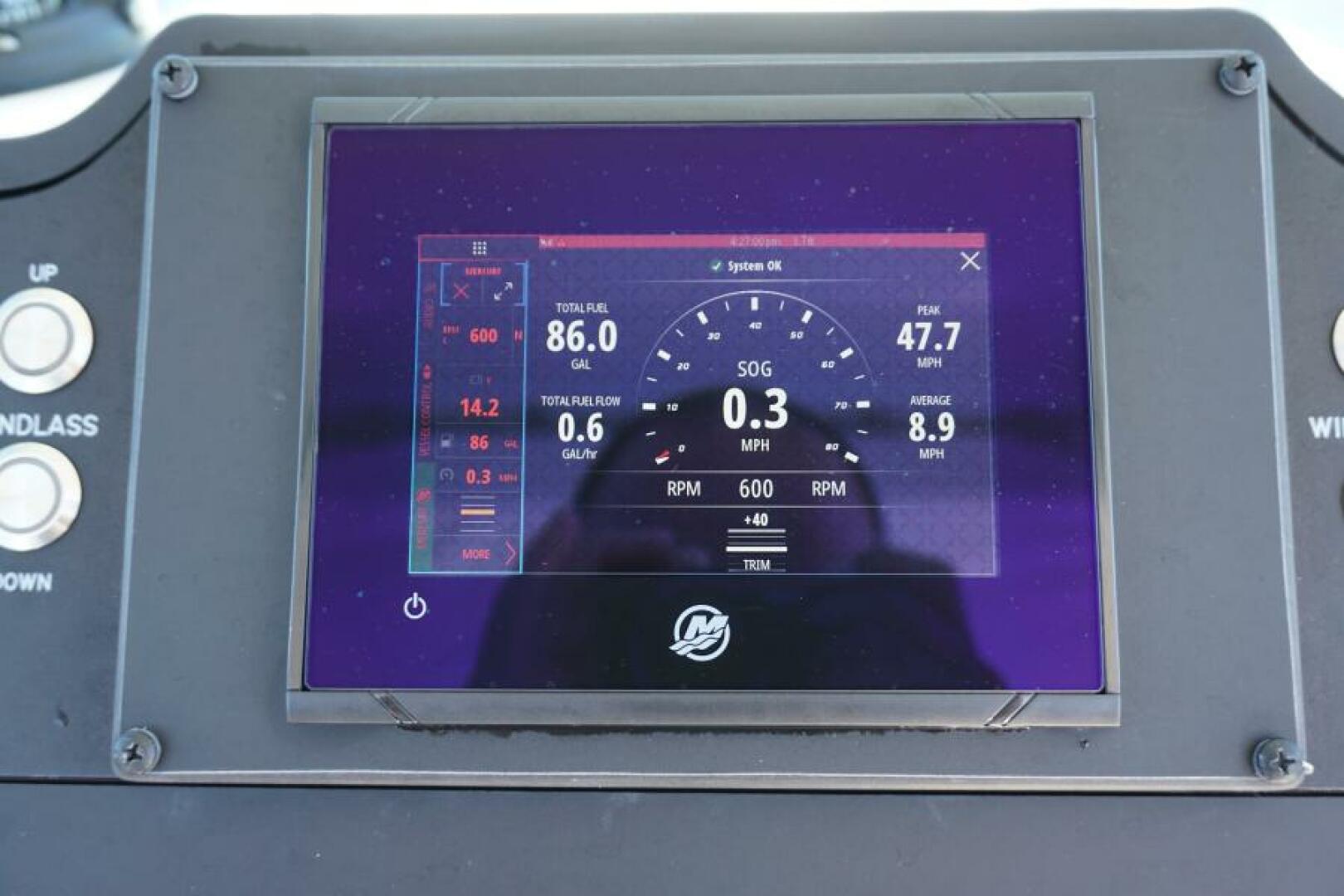 2022 Everglades 253 Center Console - Image 13