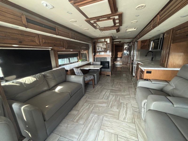 2020 American Coach American Revolution 42Q - Image 5