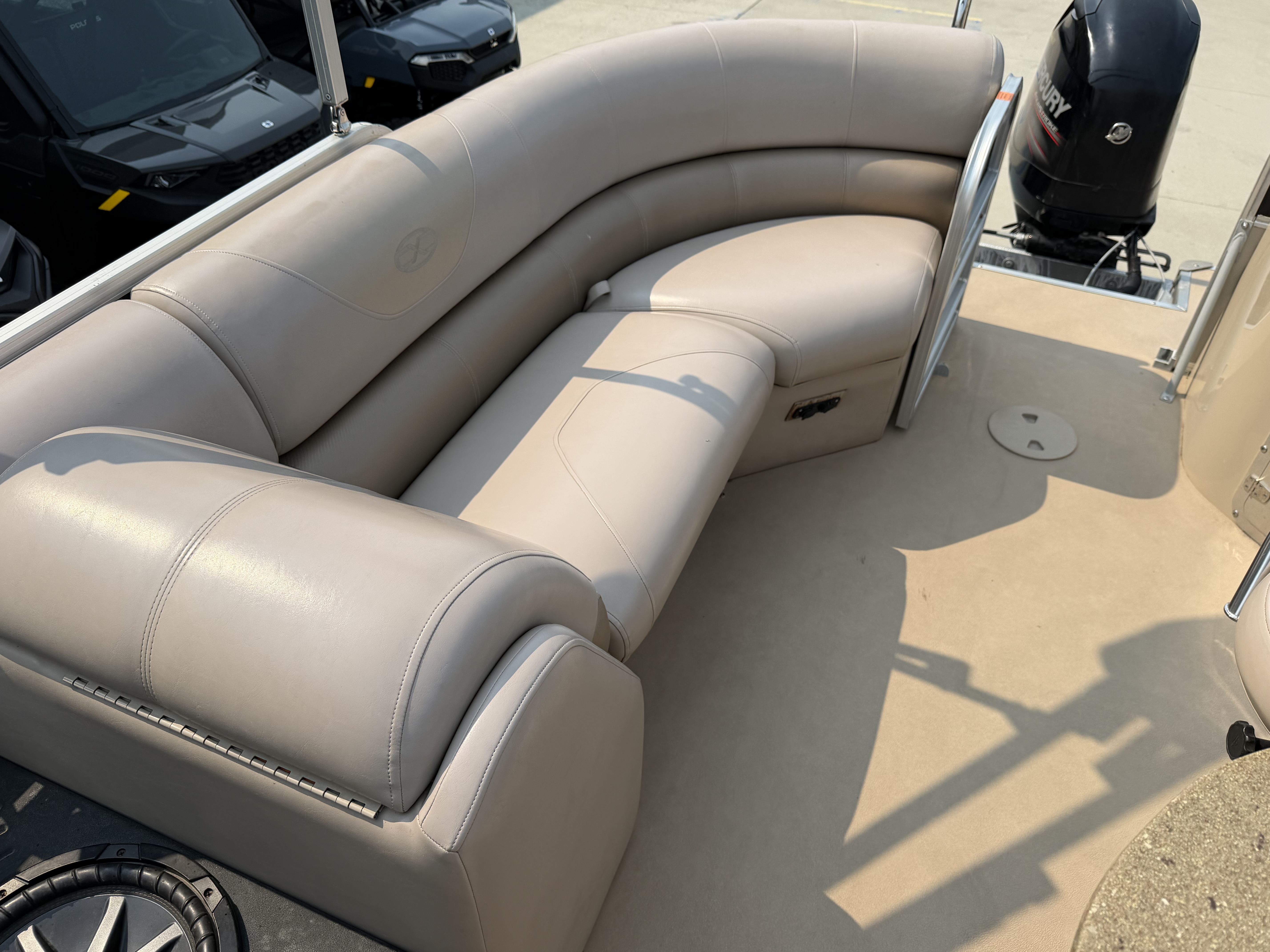 2013 Excursion X-23RFE - Image 26