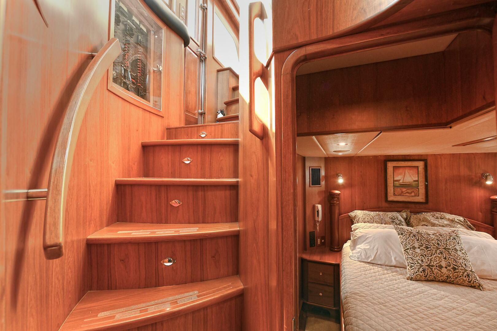 2002 Grand Alaskan Flushdeck - Image 34