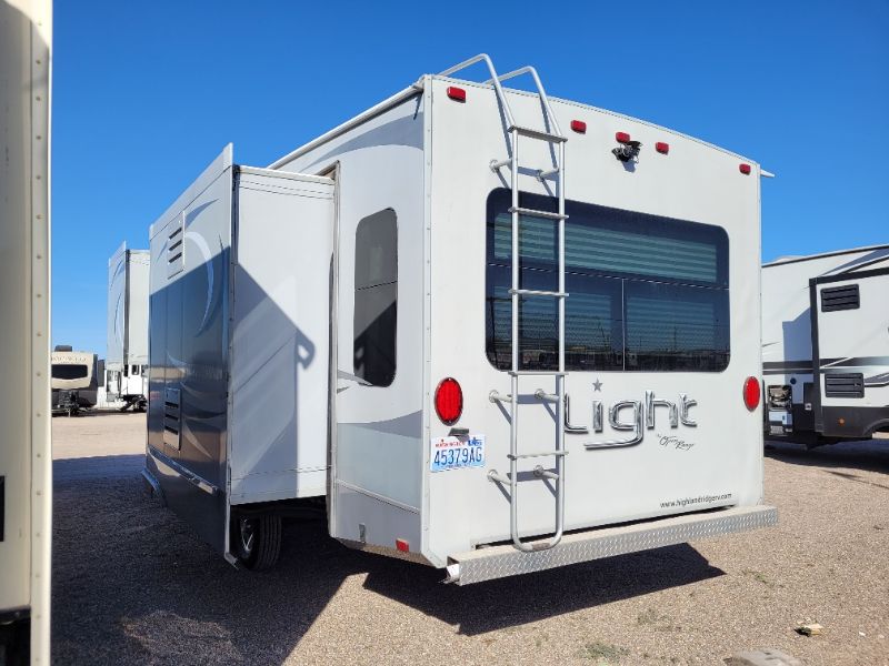 2016 Highland Ridge Light LF297RLS - Image 2