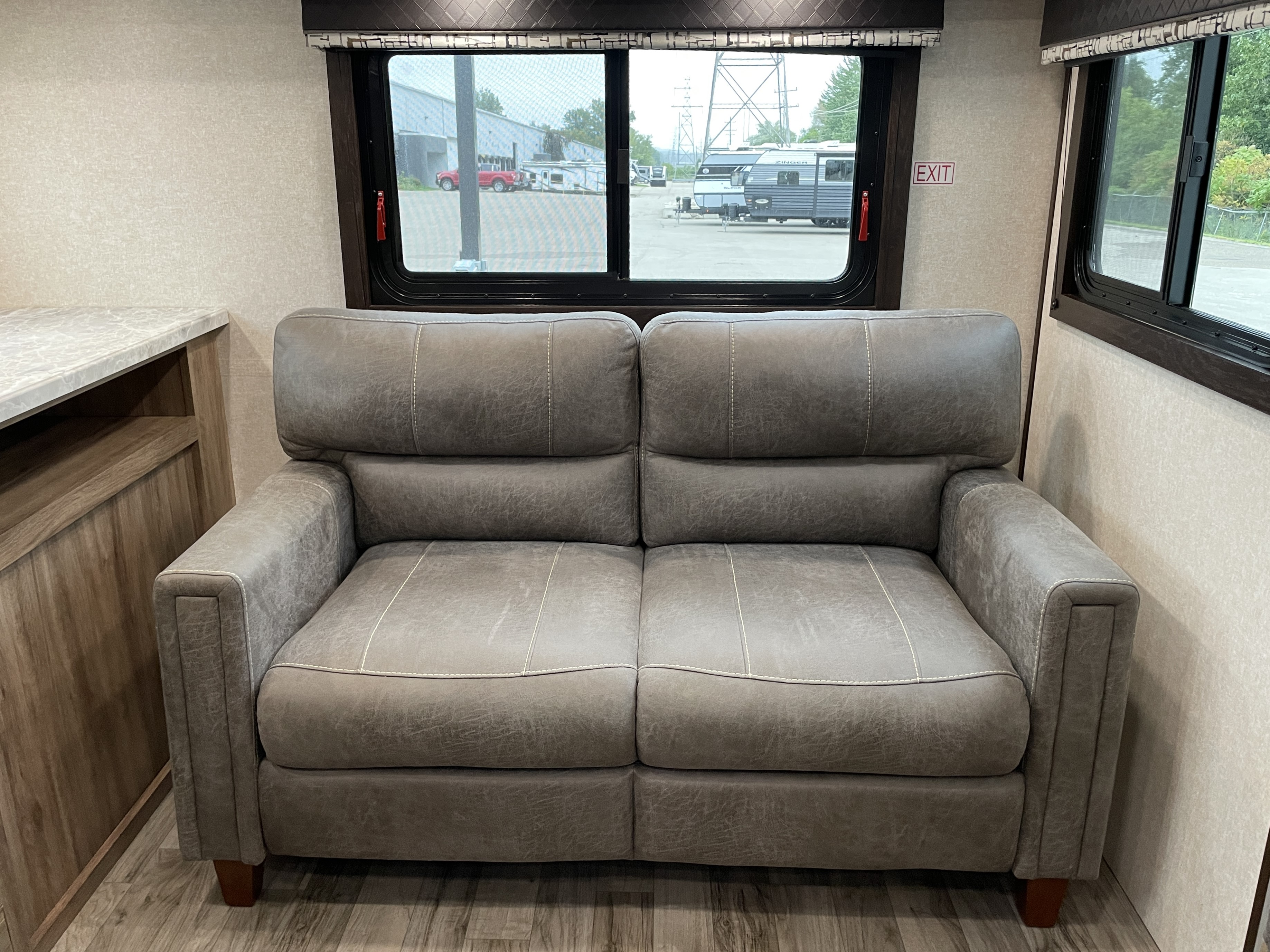 2019 Jayco Jay Feather 24RL - Image 9