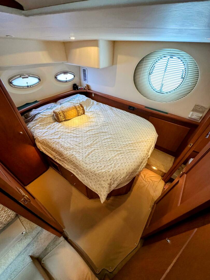 2005 Silverton 35 Motor Yacht - Image 41