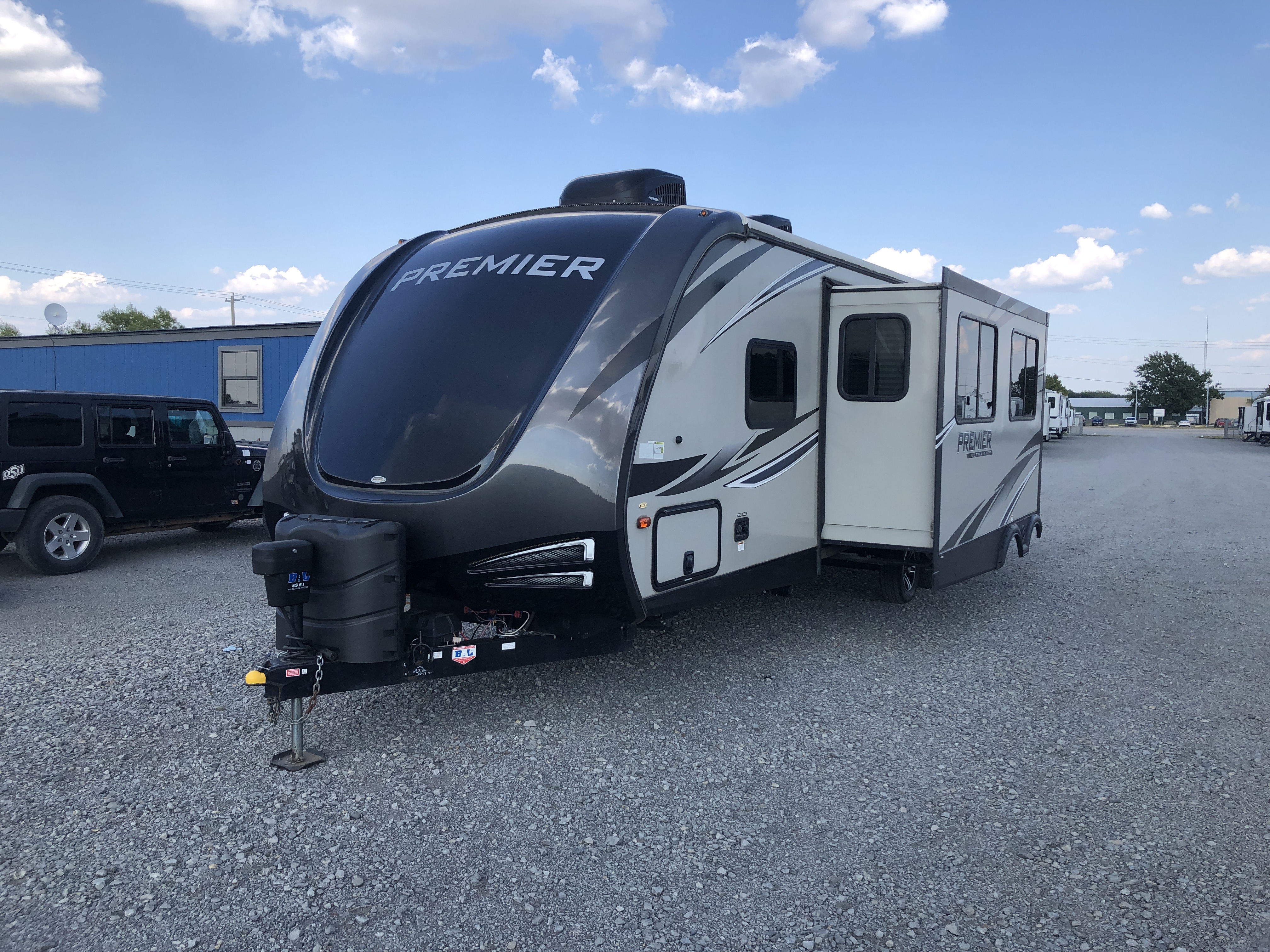 2019 Keystone Premier 29BHPR - Image 3