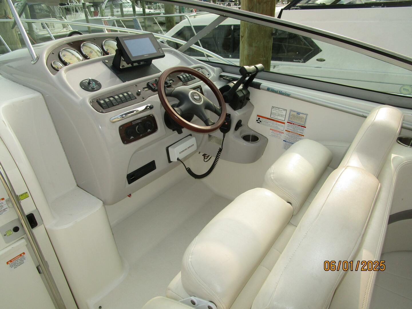 2006 Chaparral Signature 290 - Image 11