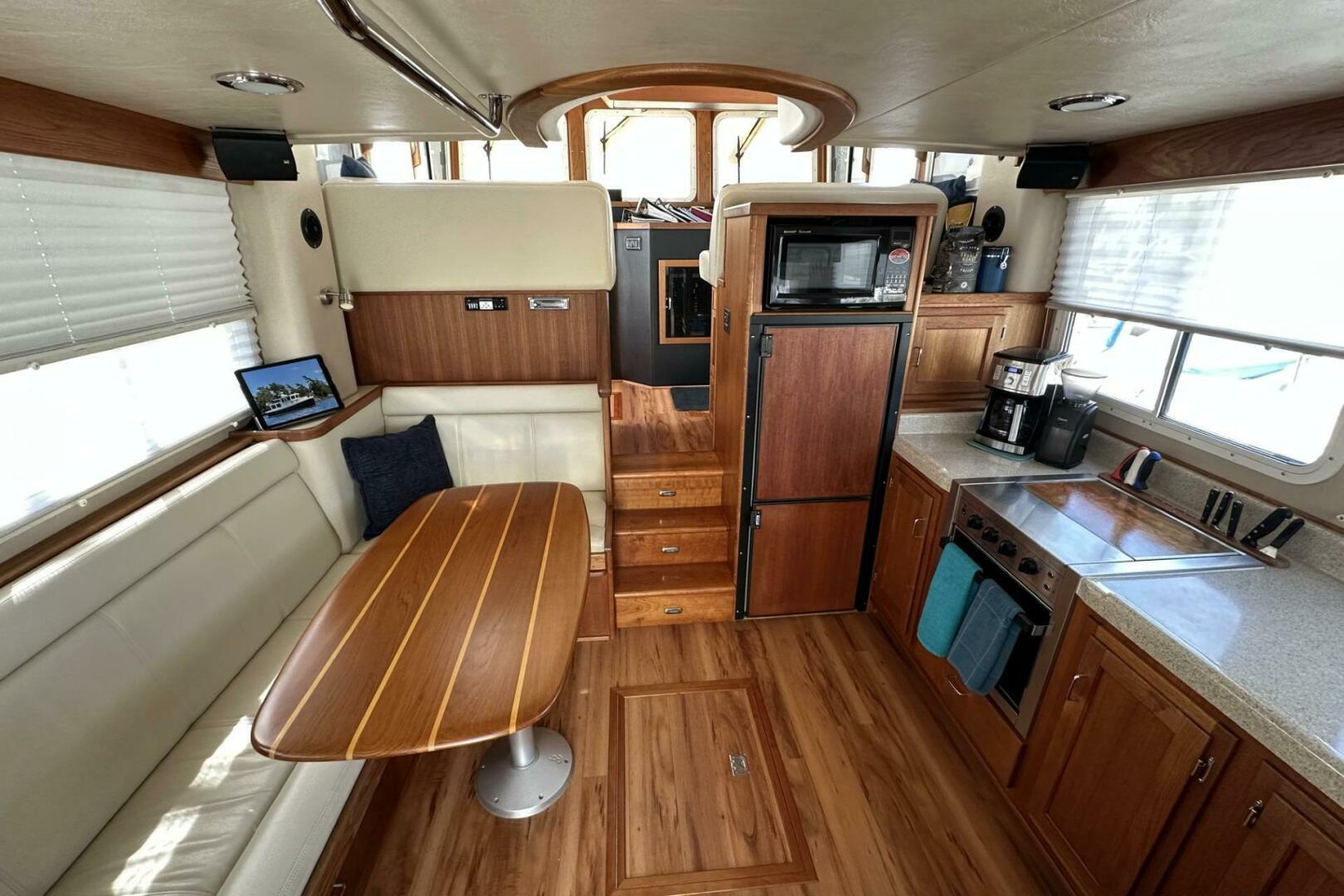 2005 American Tug 34 Pilothouse - Image 13