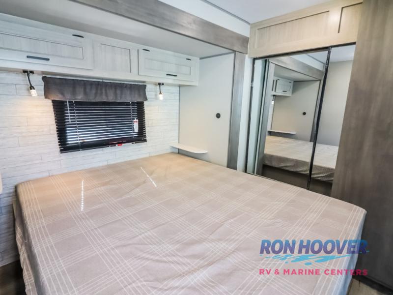 2026 COACHMEN 333DORM - Image 24