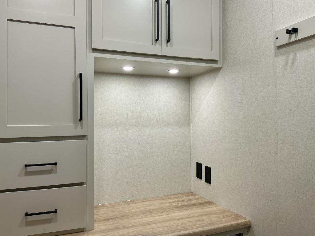 2026 FOREST RIVER 3800RK - Image 22