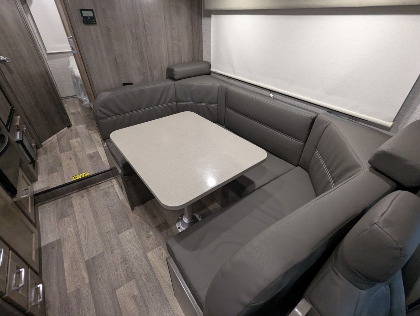 2022 Winnebago Minnie Winnie 22M - Image 9