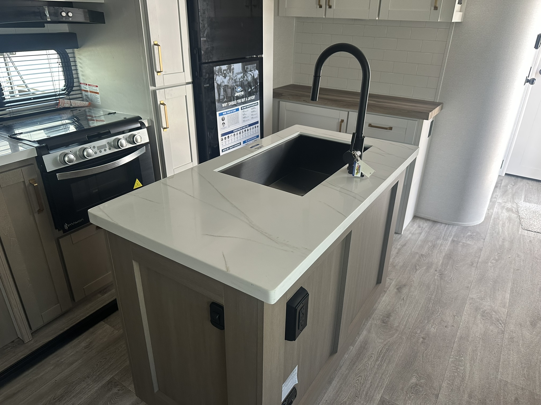 2027 JAYCO EAGLE 312BHOK - Image 12