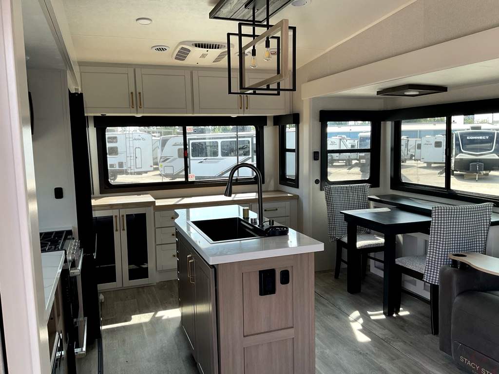 2026 JAYCO Eagle 325 MKTS - Image 5