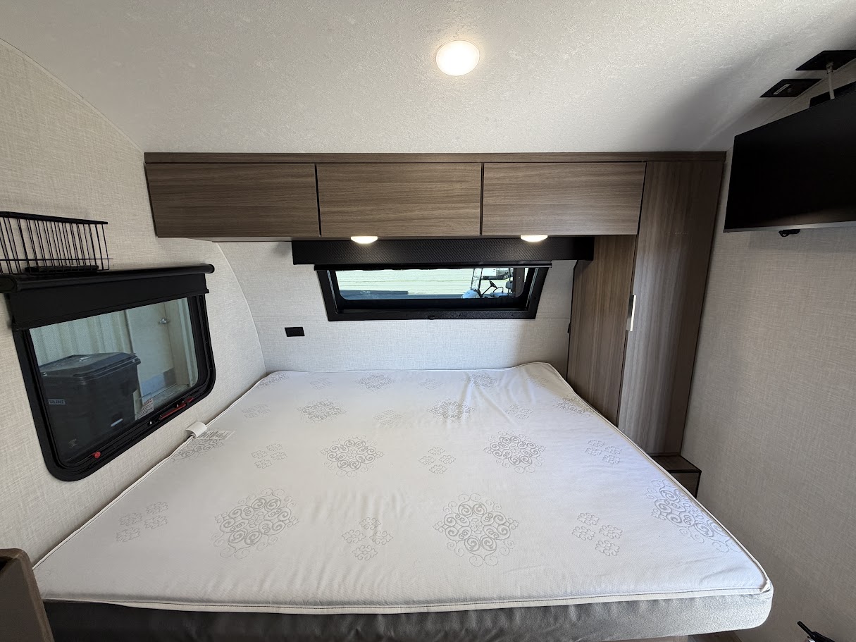 2025 VENTURE RV SONIC 169VUD - Image 9