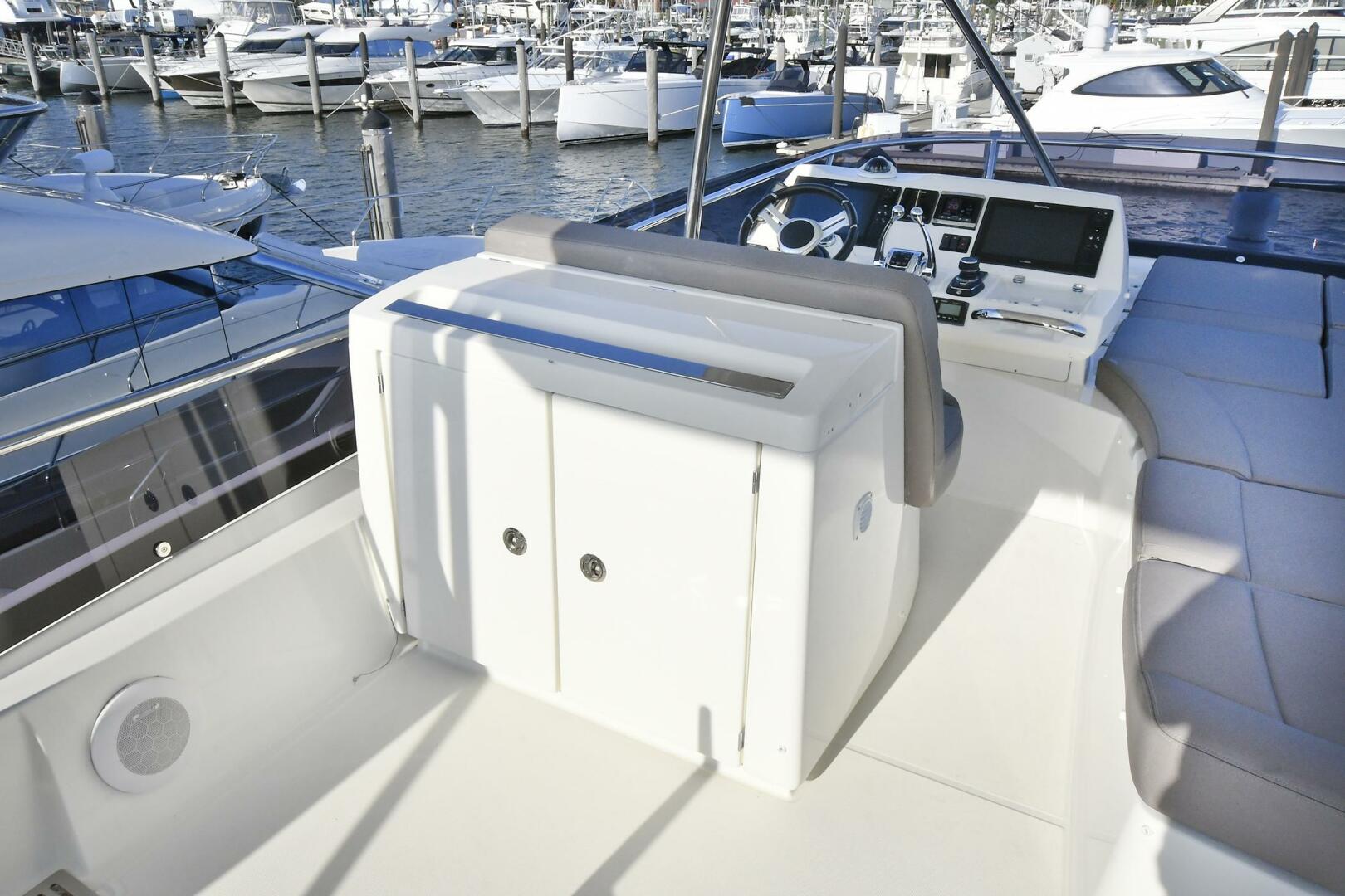 2018 Prestige 560 Fly - Image 10
