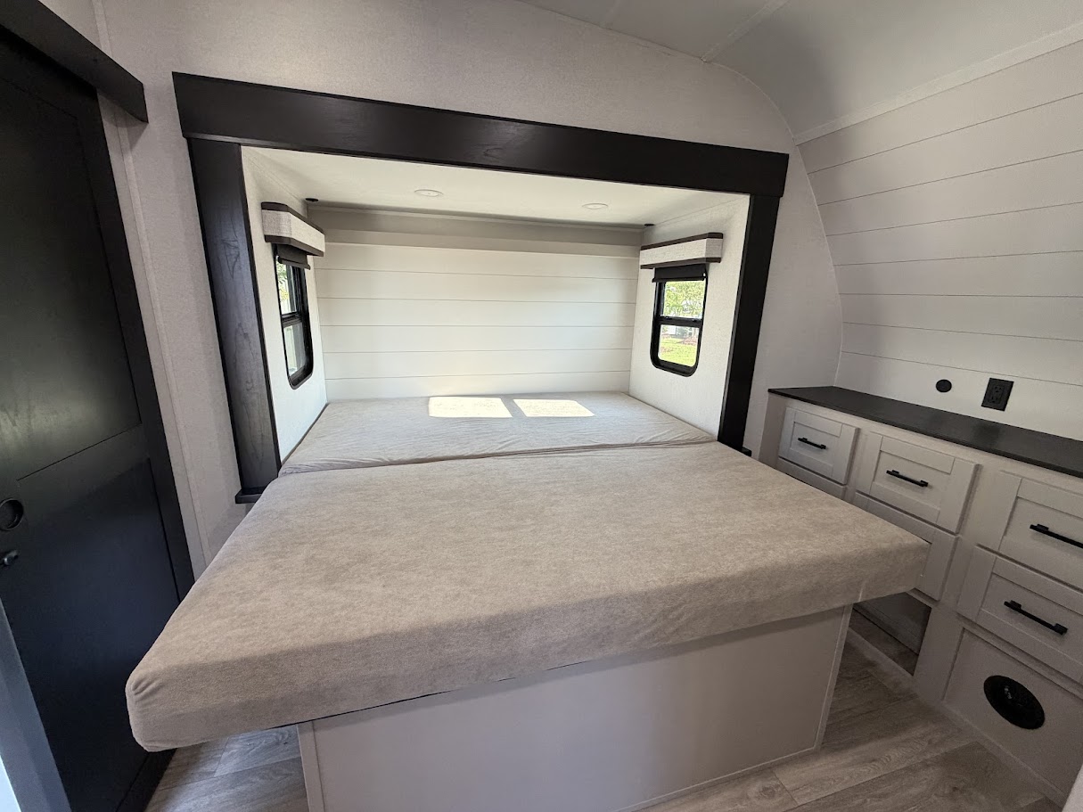 2027 JAYCO SEISMIC 265 - Image 24
