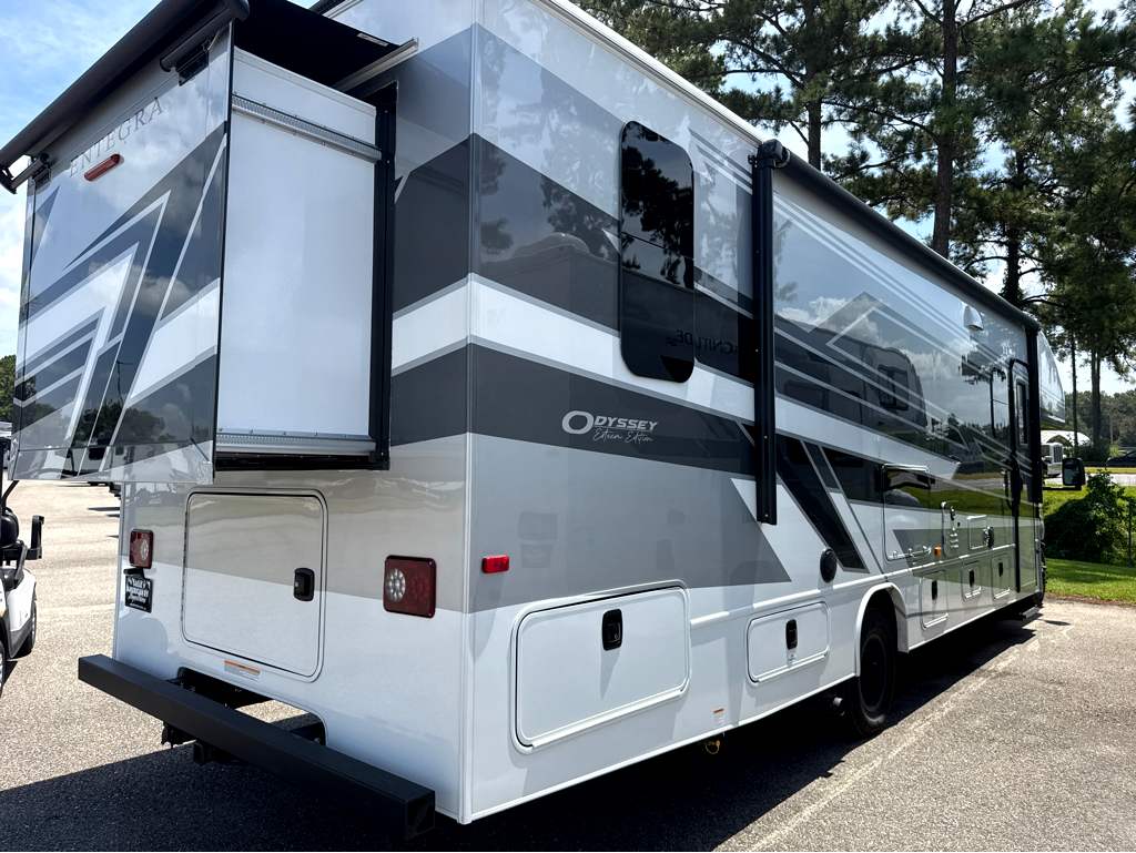 2027 ENTEGRA COACH ODYSSEY 30Z - Image 4