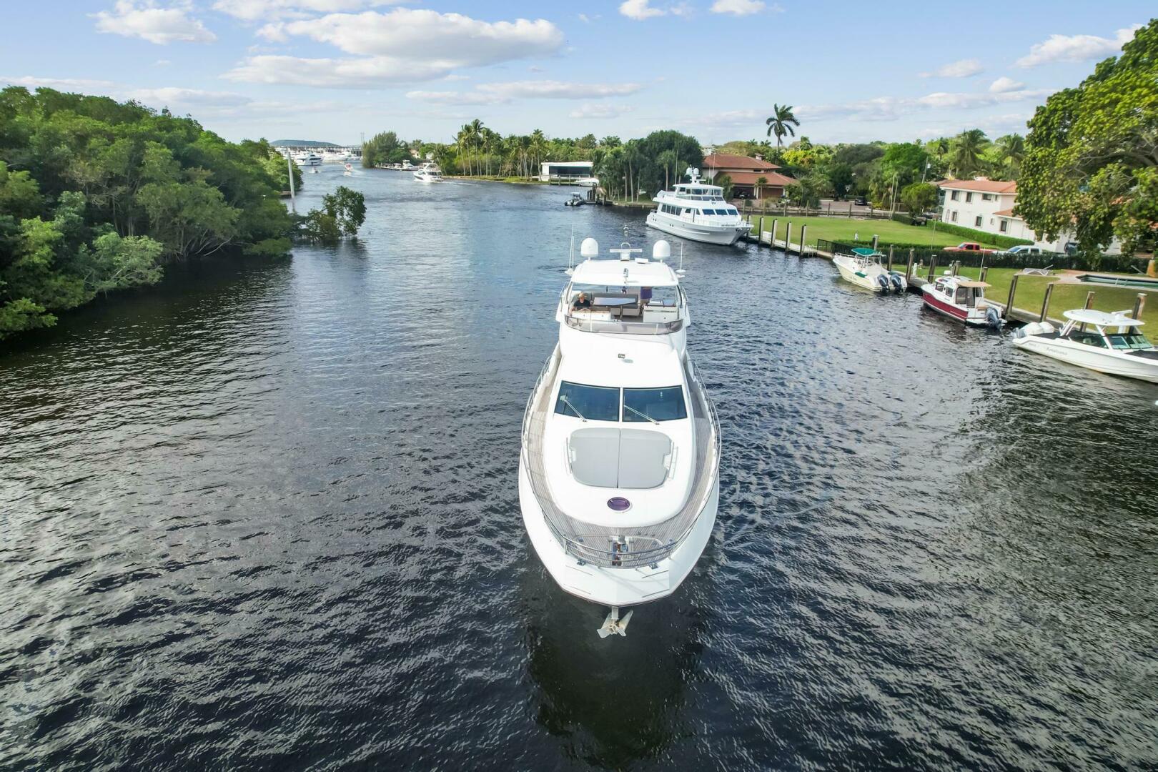 2013 Azimut 70 - Image 3