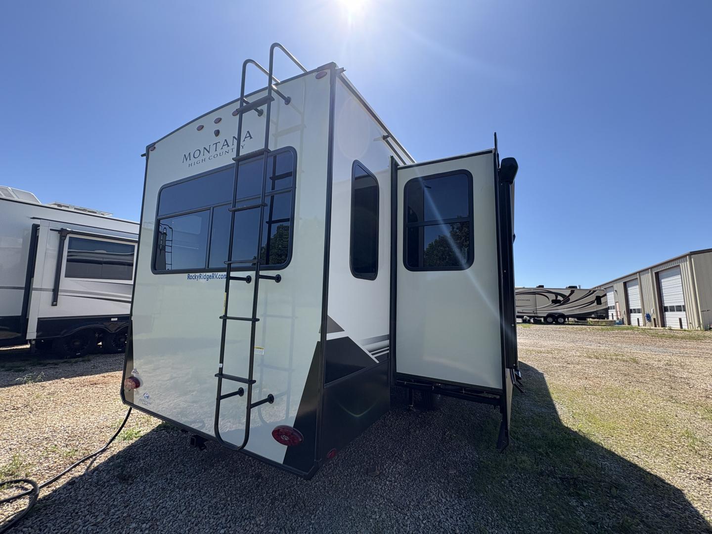 2025 Keystone Montana High Country 295RL - Image 7