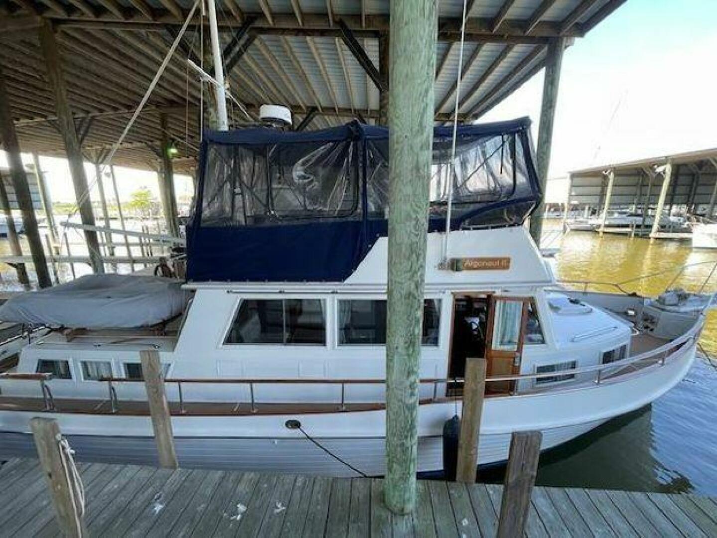 1990 Grand Banks 42 Classic - Image 2