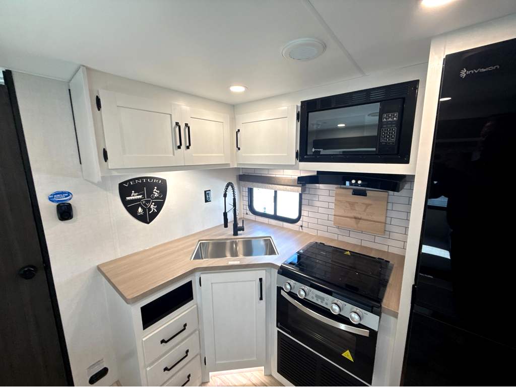 2027 VENTURE RV SIENNA 271VBH - Image 17