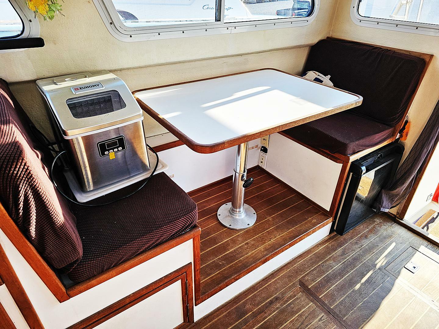 2010 Eastern Casco Bay 35 Flybridge - Image 5
