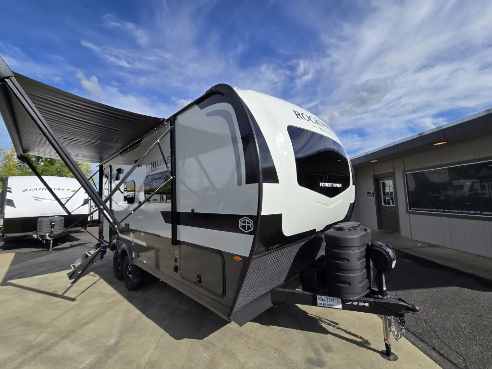 2026 FOREST RIVER ROCKWOOD MINI LITE 2109S - Image 1