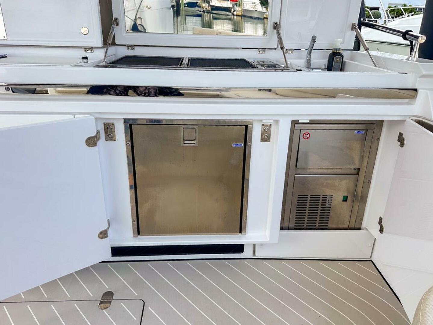 2023 Azimut Verve 47 - Image 23