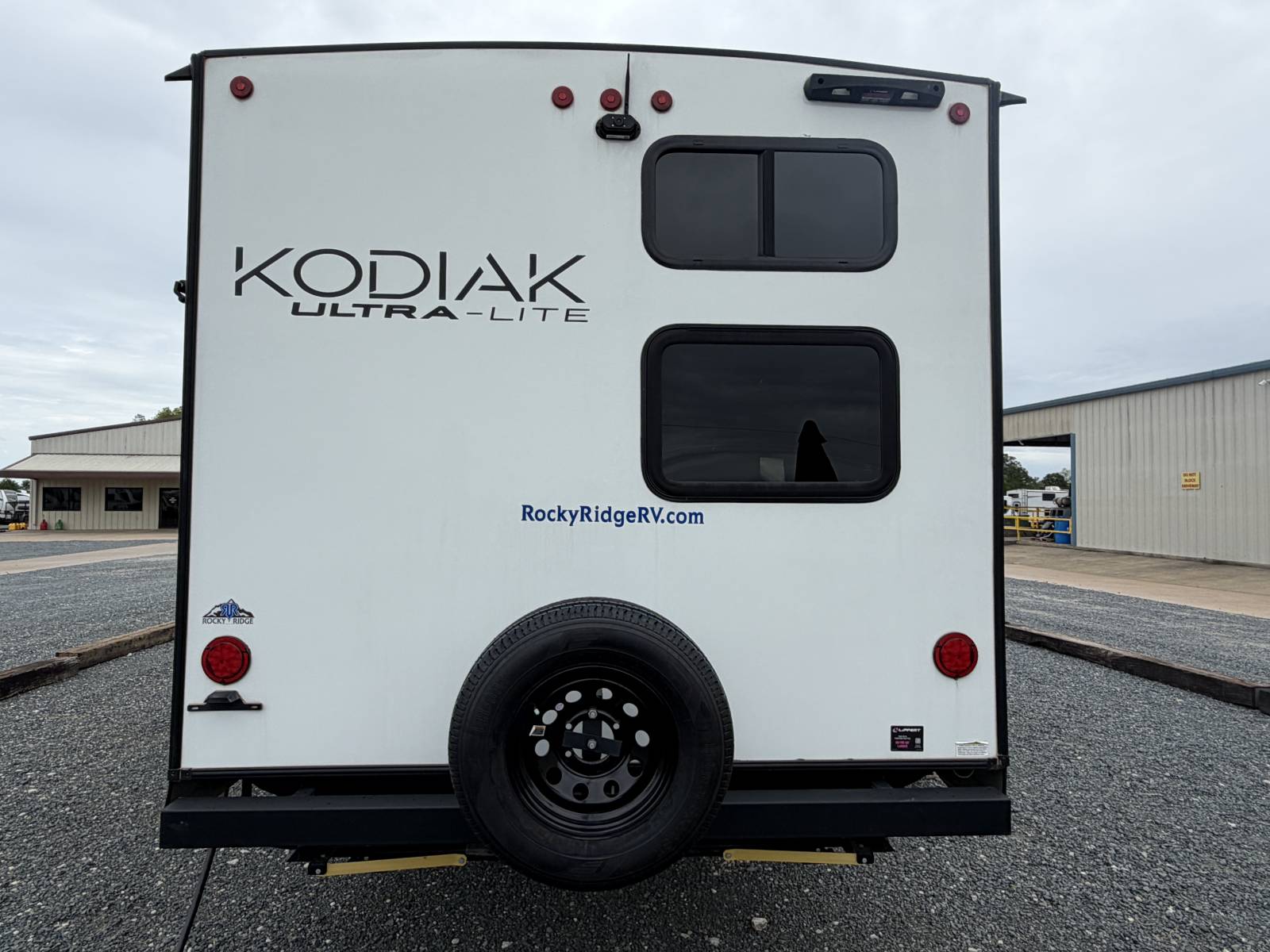 2024 Dutchmen Kodiak Ultra-Lite Ultra-Lite 302BHSL - Image 6