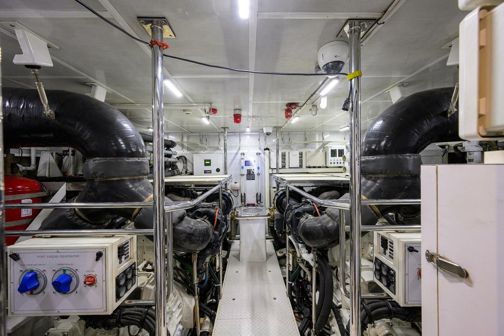 2018 Hargrave Raised Pilothouse - Image 59