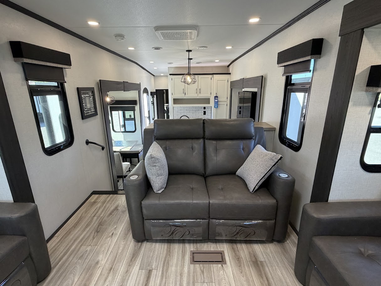 2026 VENTURE RV SPORTTREK 365VFL - Image 21