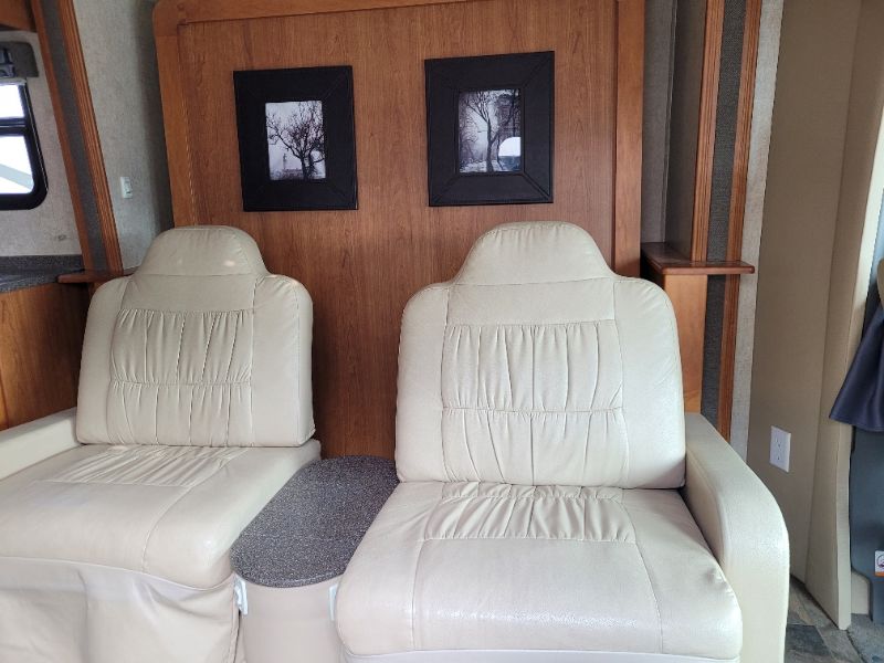 2011 Leisure Travel Unity 24MB - Image 7