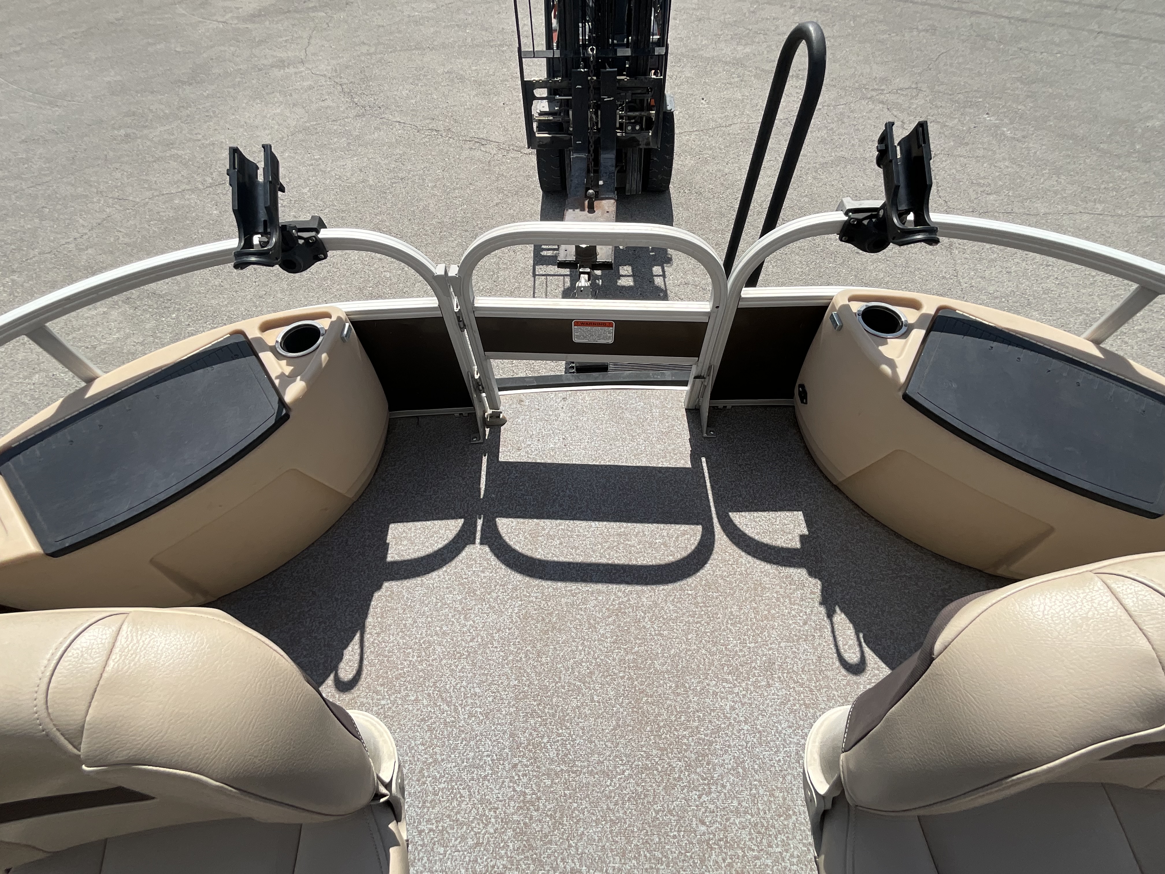 2018 TRACKER 2018 PARTY BARGE 24 XP3 - Image 16