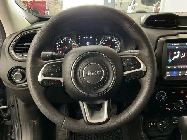 2023 Jeep Renegade Utility 4D Latitude 4WD - Image 14