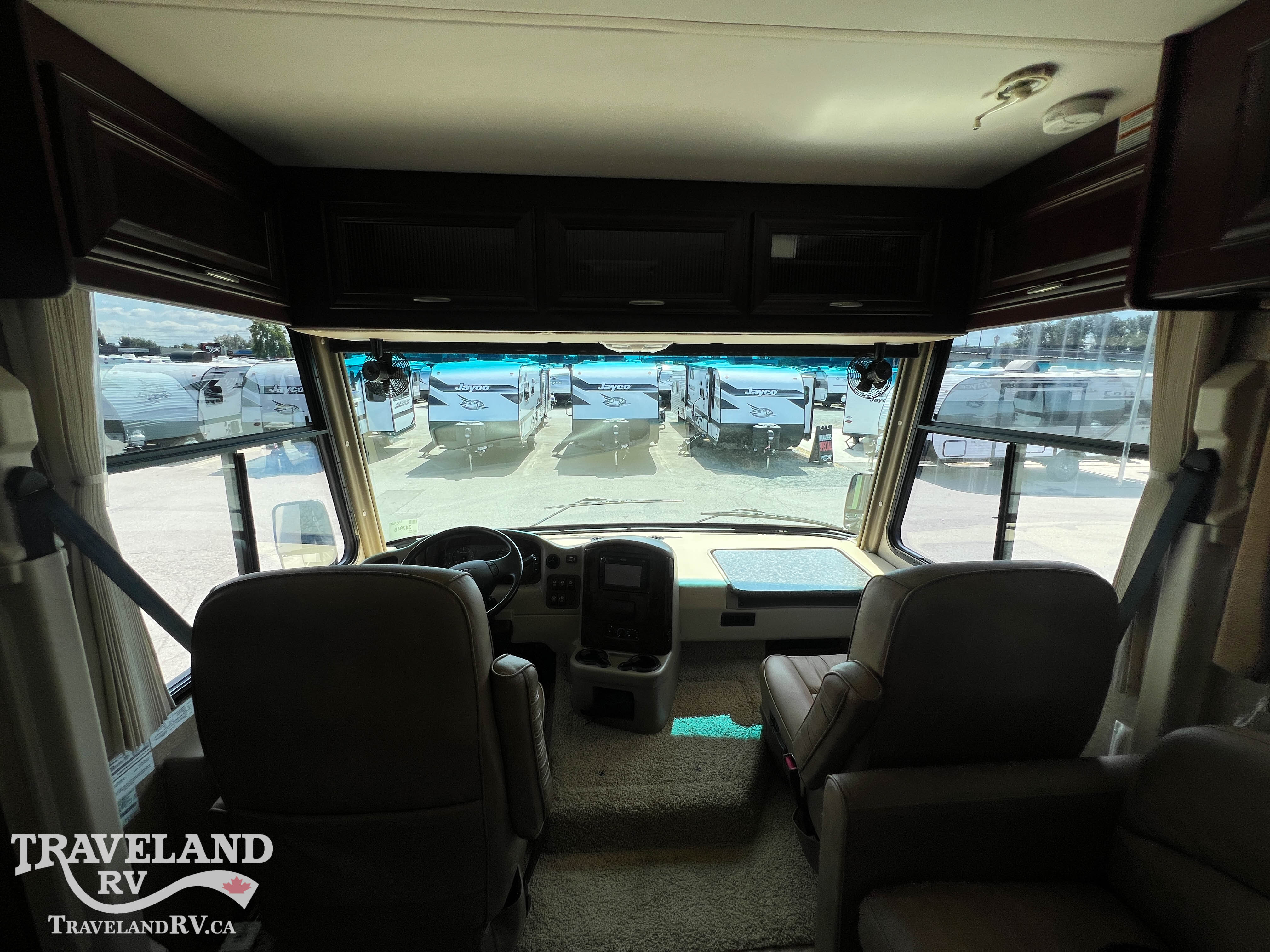 2012 Thor Motor Coach CHALLENGER 32VC HMS - Image 8