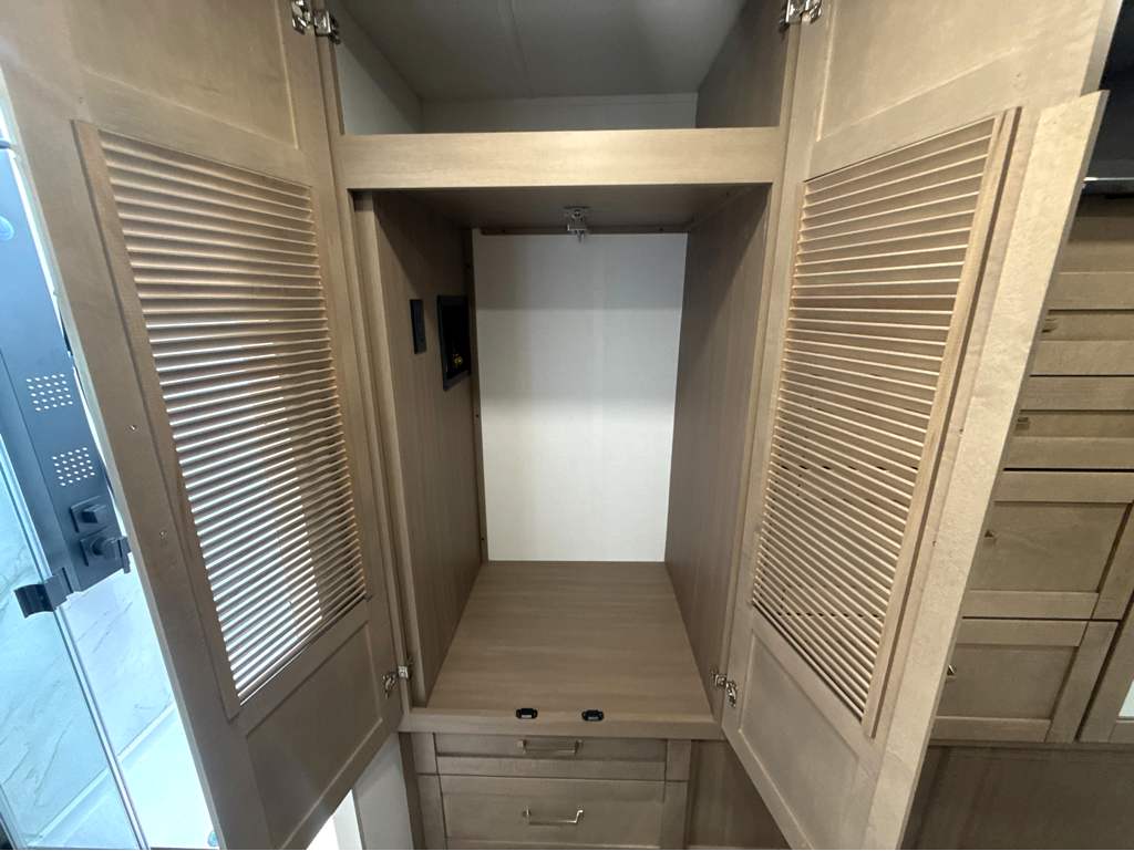 2027 JAYCO GREYHAWK 29MV - Image 26