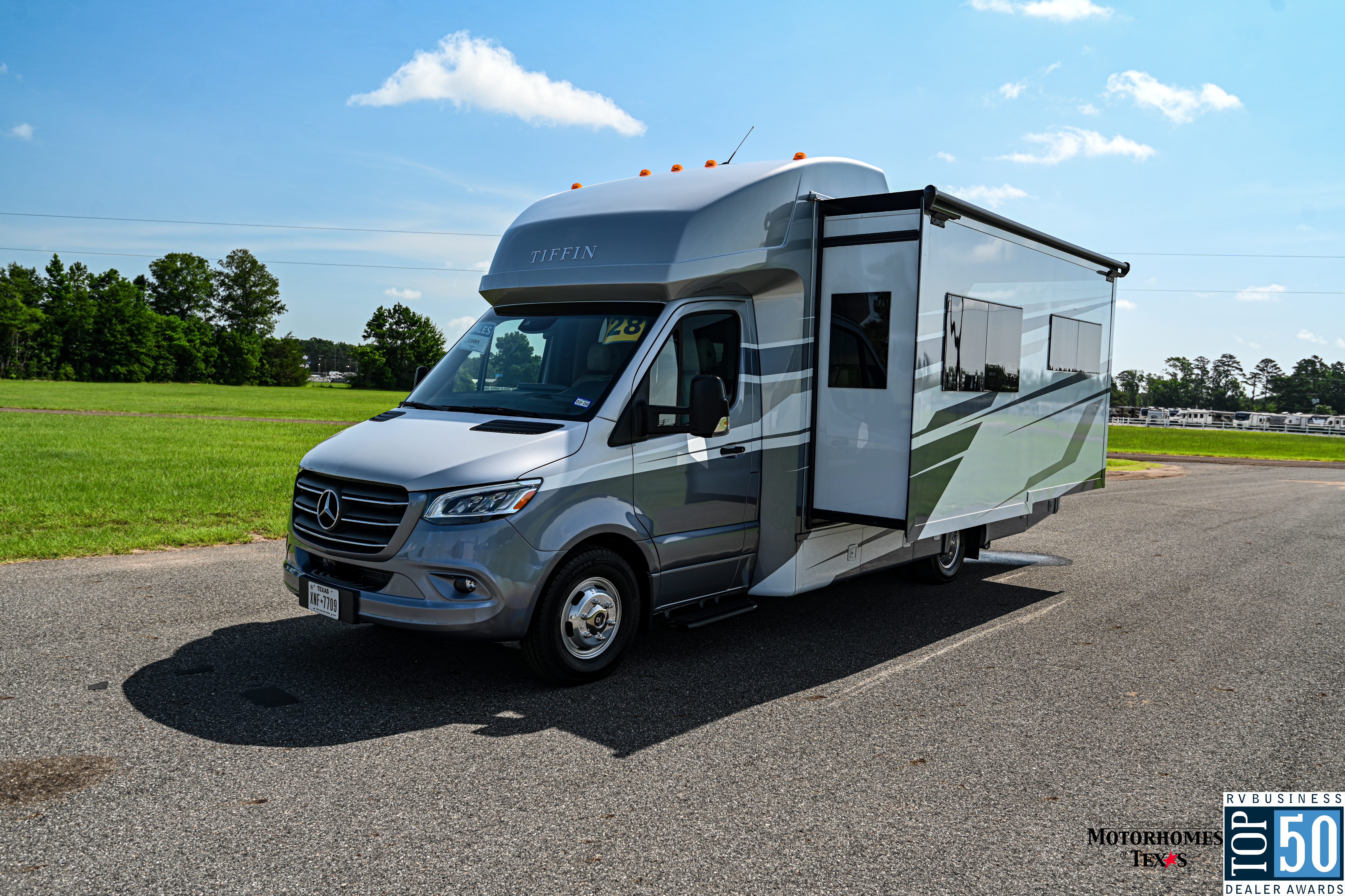 2026 Tiffin Wayfarer 25 XRW - exterior 1