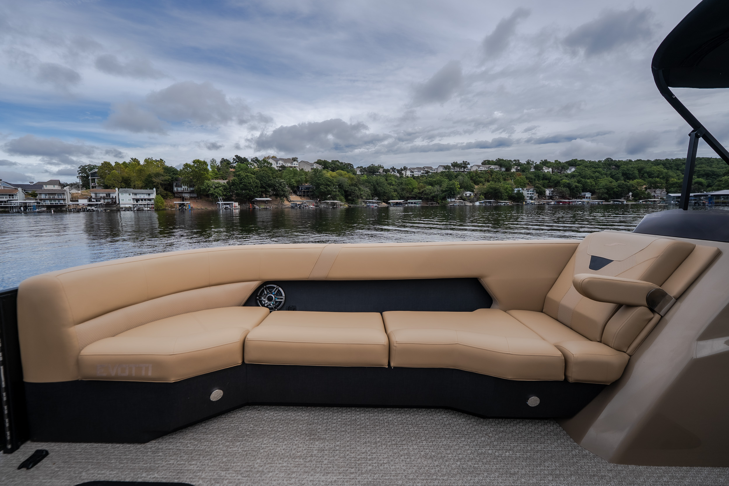 2026 Evotti 525 Quad Lounge - Image 16