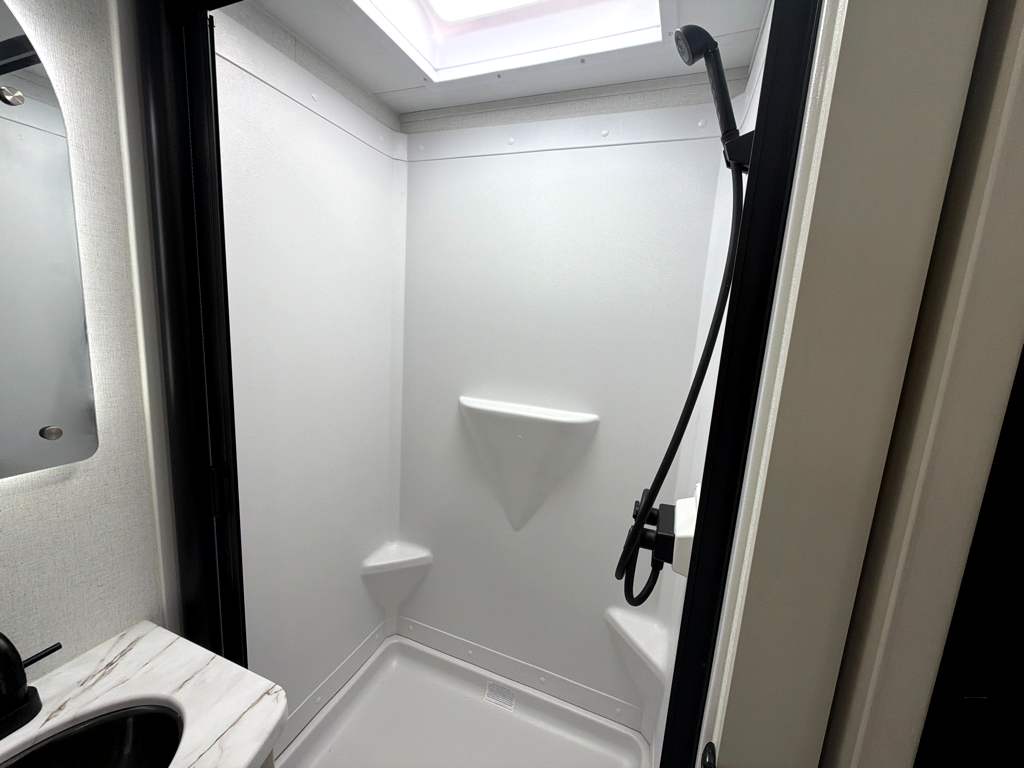 2027 GRAND DESIGN IMAGINE AIM 19MLA - Image 29