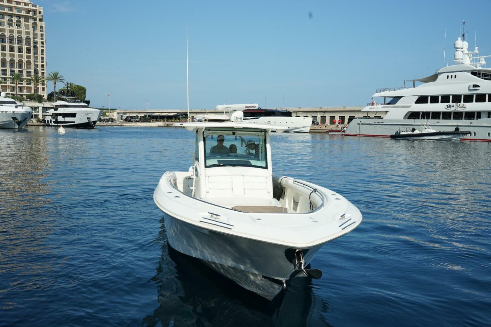 2012 Boston Whaler Whaler 370 Outrage - Image 2