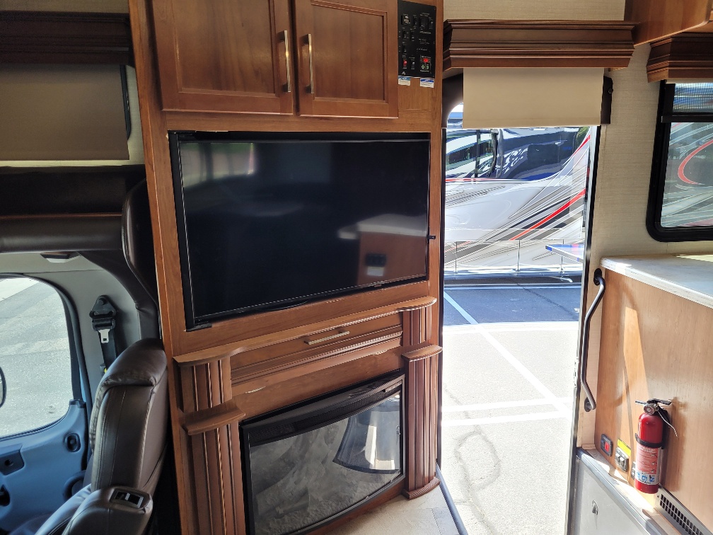 2018 Jayco Seneca 37HJ - Image 10