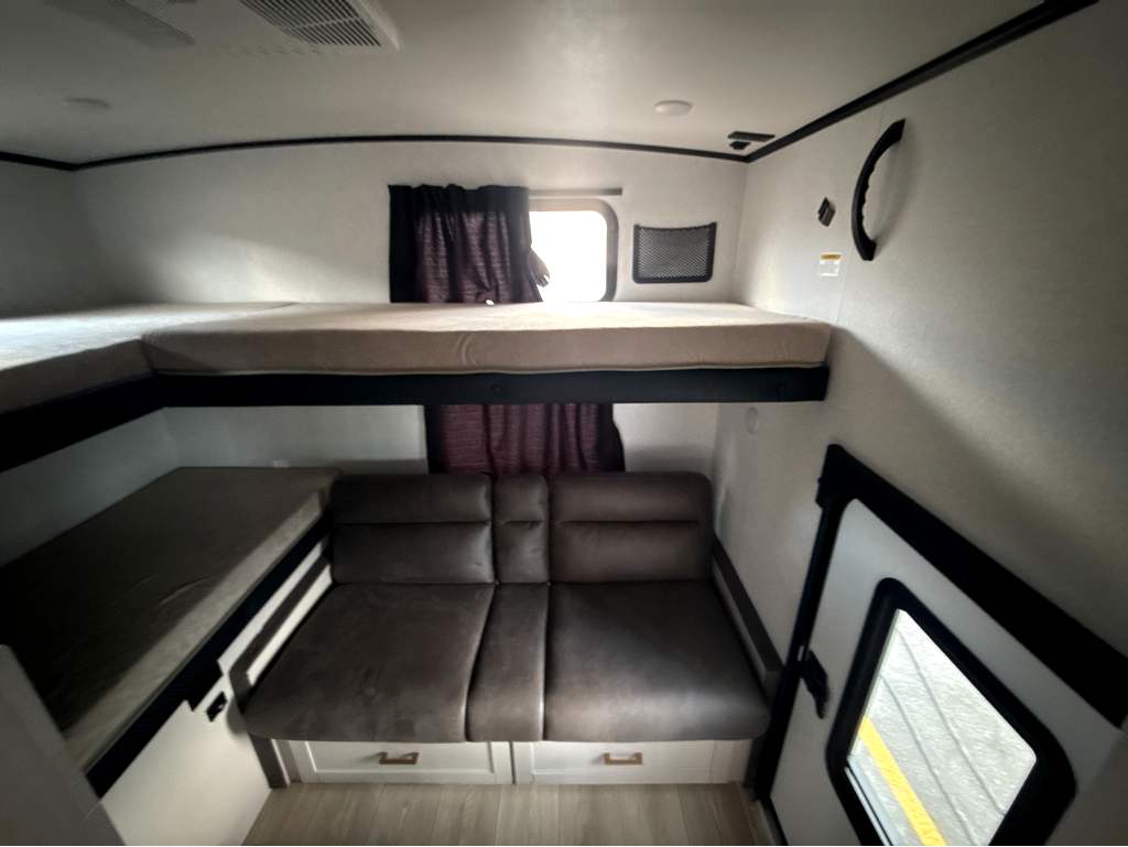 2027 JAYCO JAY FEATHER 29QBH - Image 17