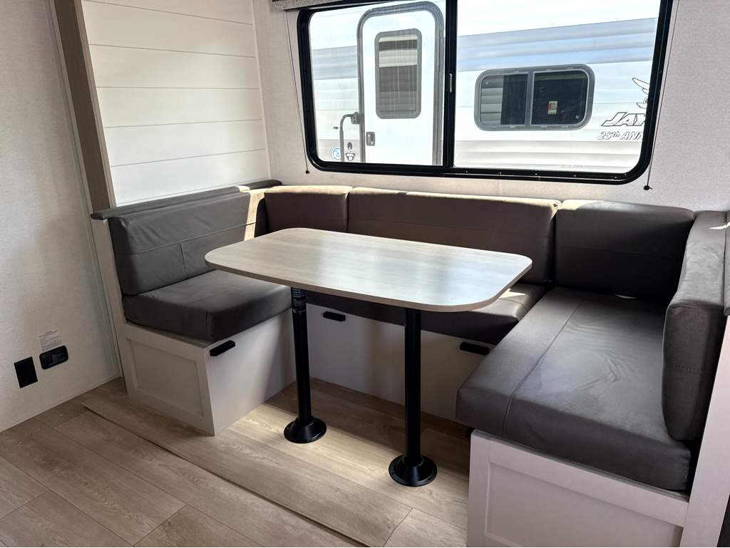 2027 JAYCO JAY FLIGHT 325BHT - Image 17