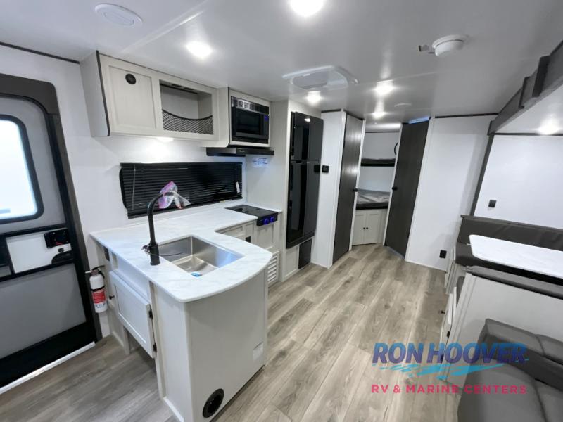 2025 COACHMEN SPIRIT 26BH - Image 10