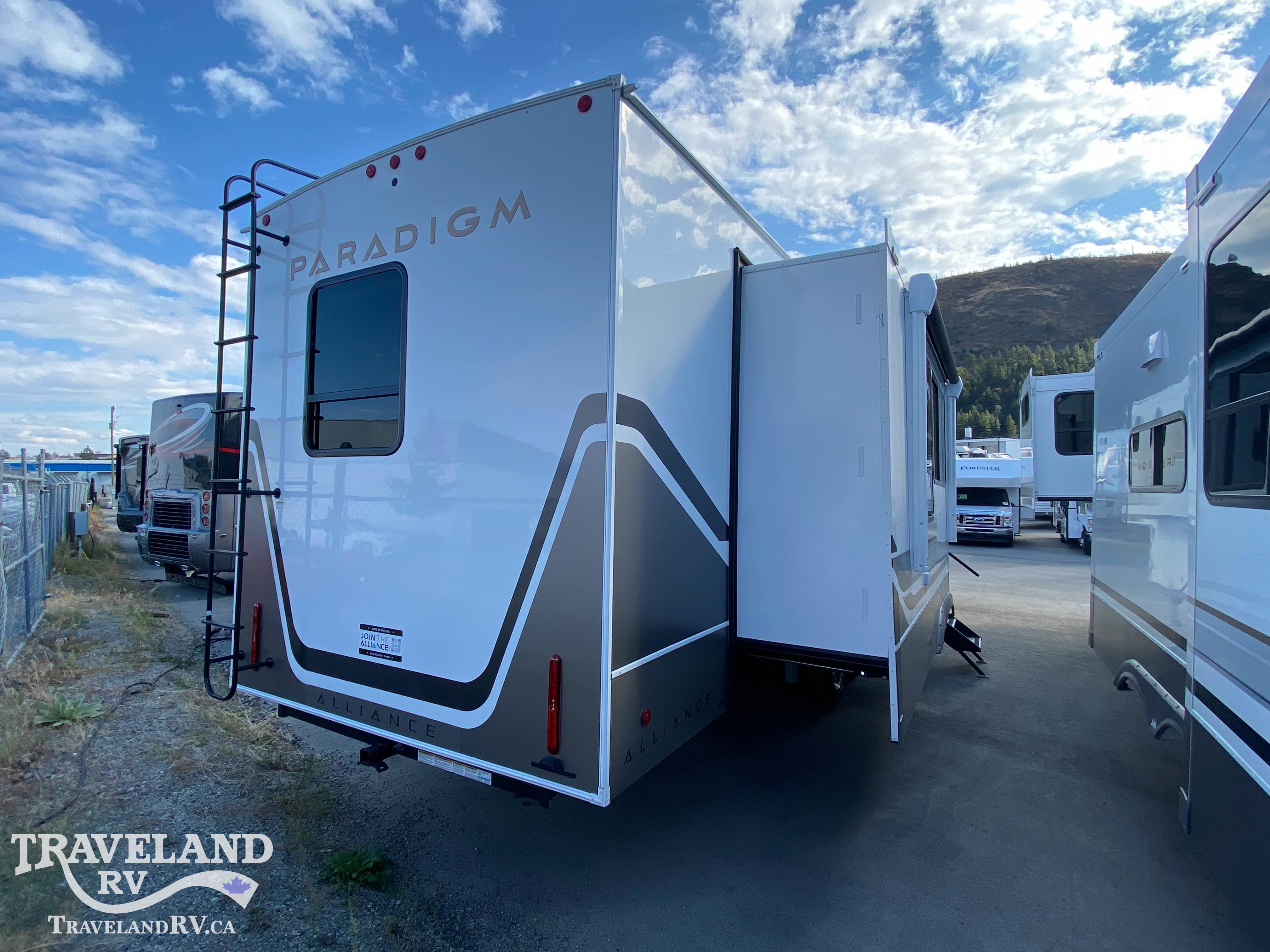 2026 Alliance RV Paradigm 382RK - Image 6
