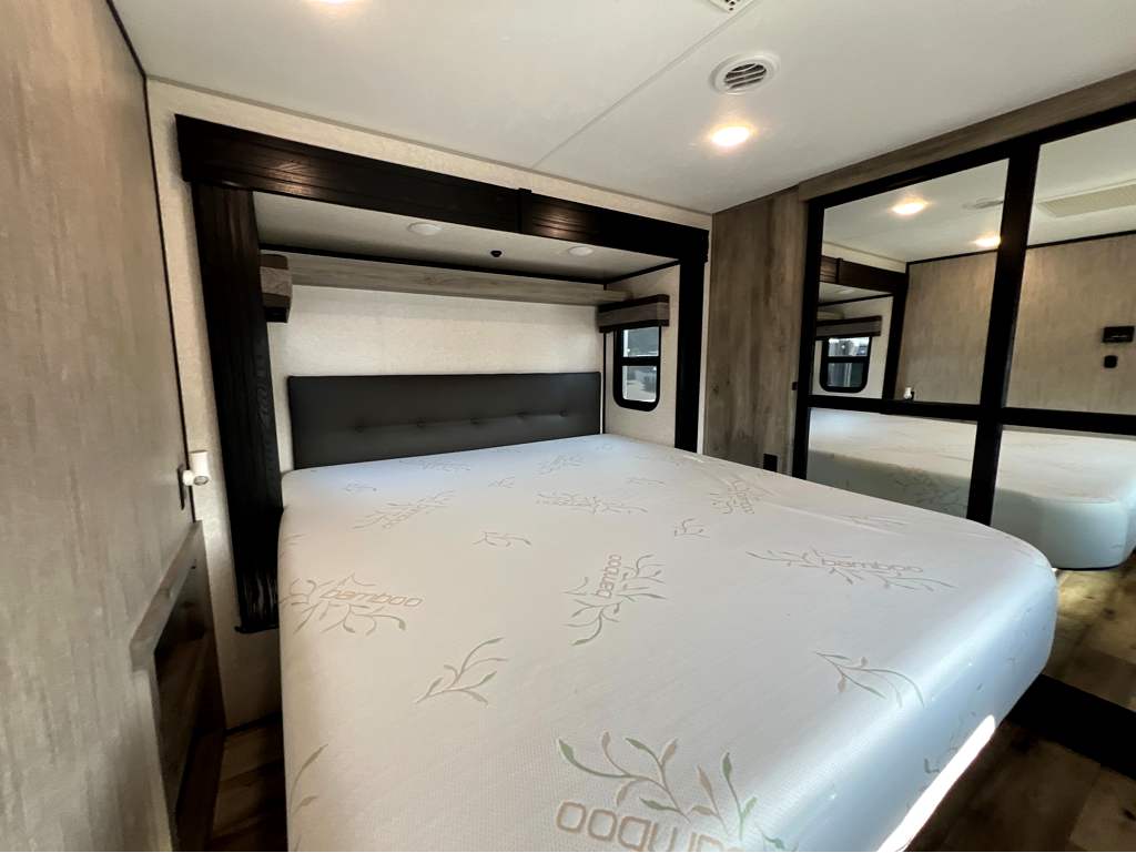 2021 KZ RV DURANGO 321RLT - Image 21